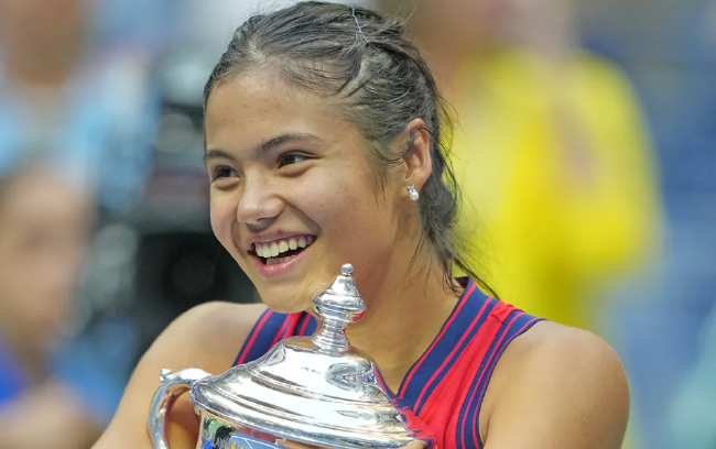 同时保持着 同时保持着